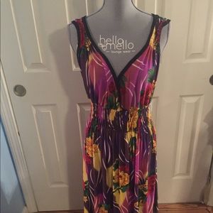 Women’s one size fits all flowered dress